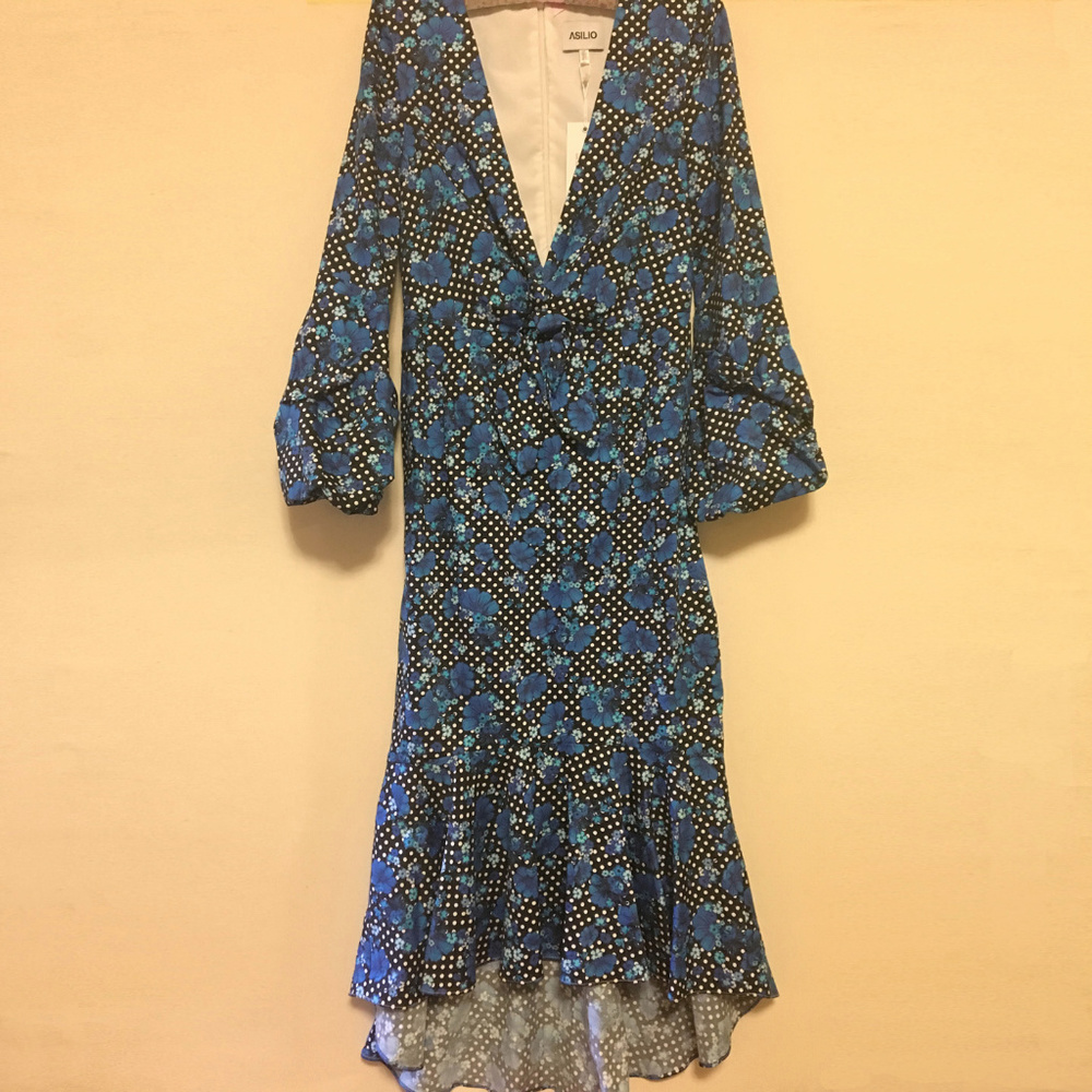 Worn 1x- Flattering “Mermaid” siren dress
